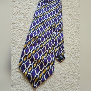 Stefano Conti Silk Tie – Purple Geometric Leaf Pattern